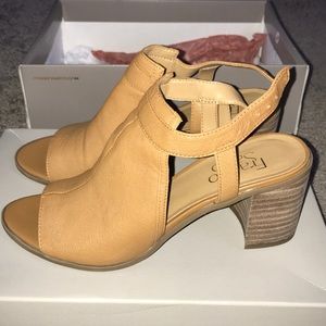 Tan heeled shoes